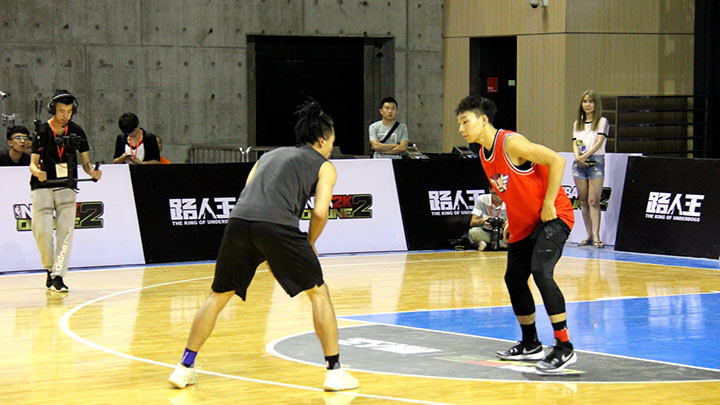 杨皓喆斩获路人王李易峰郭艾伦秀花式庆祝_66直播_篮球直播_足球直播_体育