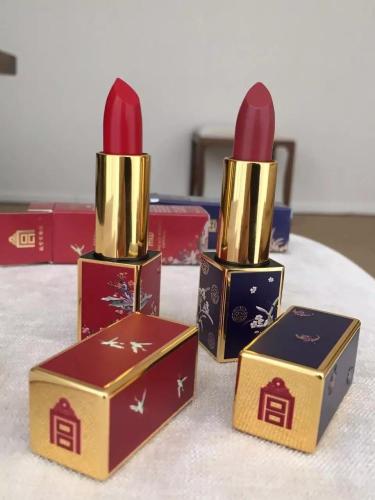 宫斗升级？故宫淘宝彩妆停产 故宫文创馆口红发货