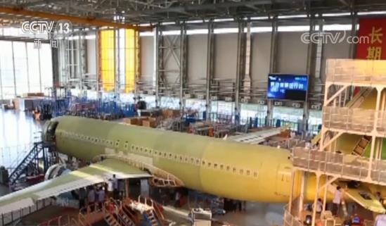 国产大型客机C919今年将有三架完成首飞