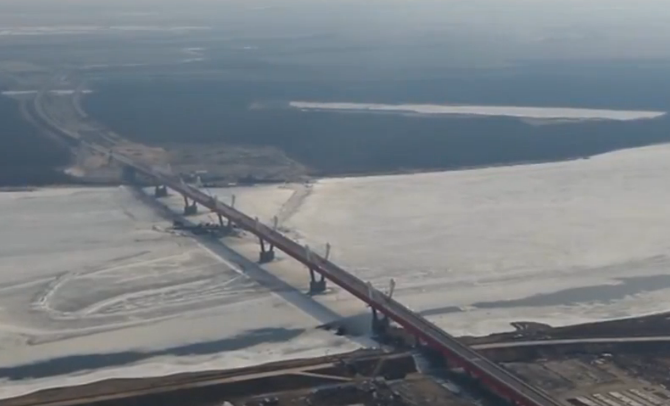 「公路」中俄黑龙江大桥公路口岸联检设施加速复工 项目进度已达75%