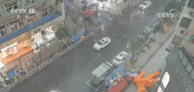 福建三明福建三明出现短时强降雨 局地有冰雹 龙卷风