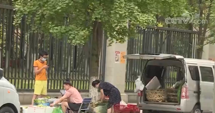 四川成都基层管理的温度 成都设置临时占道摊点 保障流动商贩收入