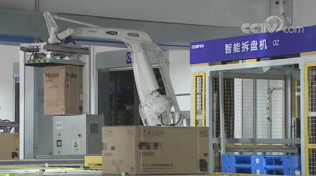 山东青岛山东青岛：成套产品网购渐流行 无人车、无人机等快递服务也升级