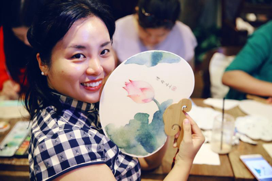 顾倩顾倩：带万名年轻妈妈边学画画边做公益