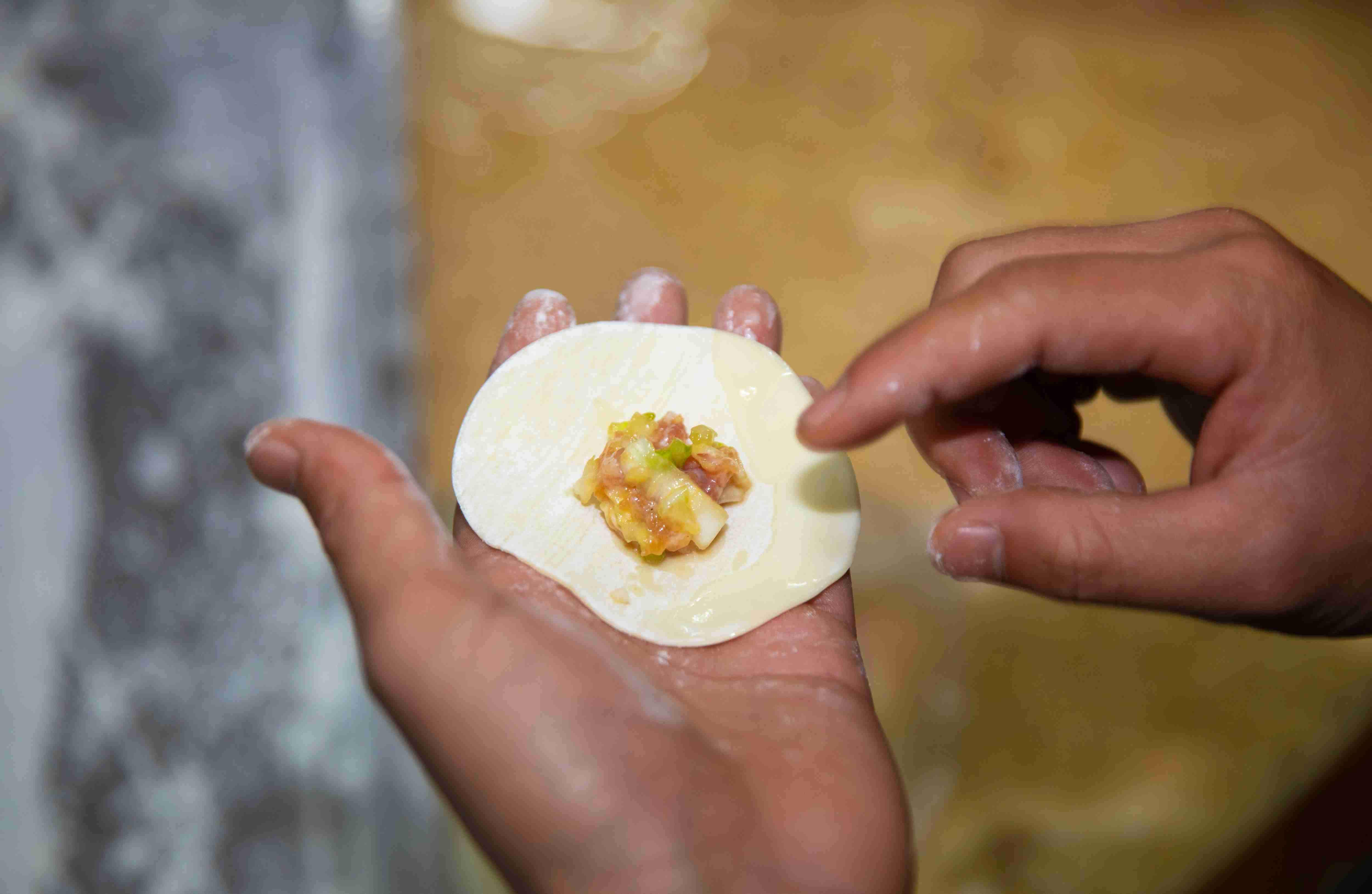 武警|武警百色支队：立冬寒风至 水饺暖兵心