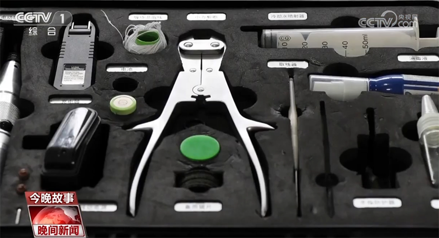 学习雷锋好榜样｜消防队里有颗“螺丝钉”_20多年潜心改造发明消防救援装备 图1