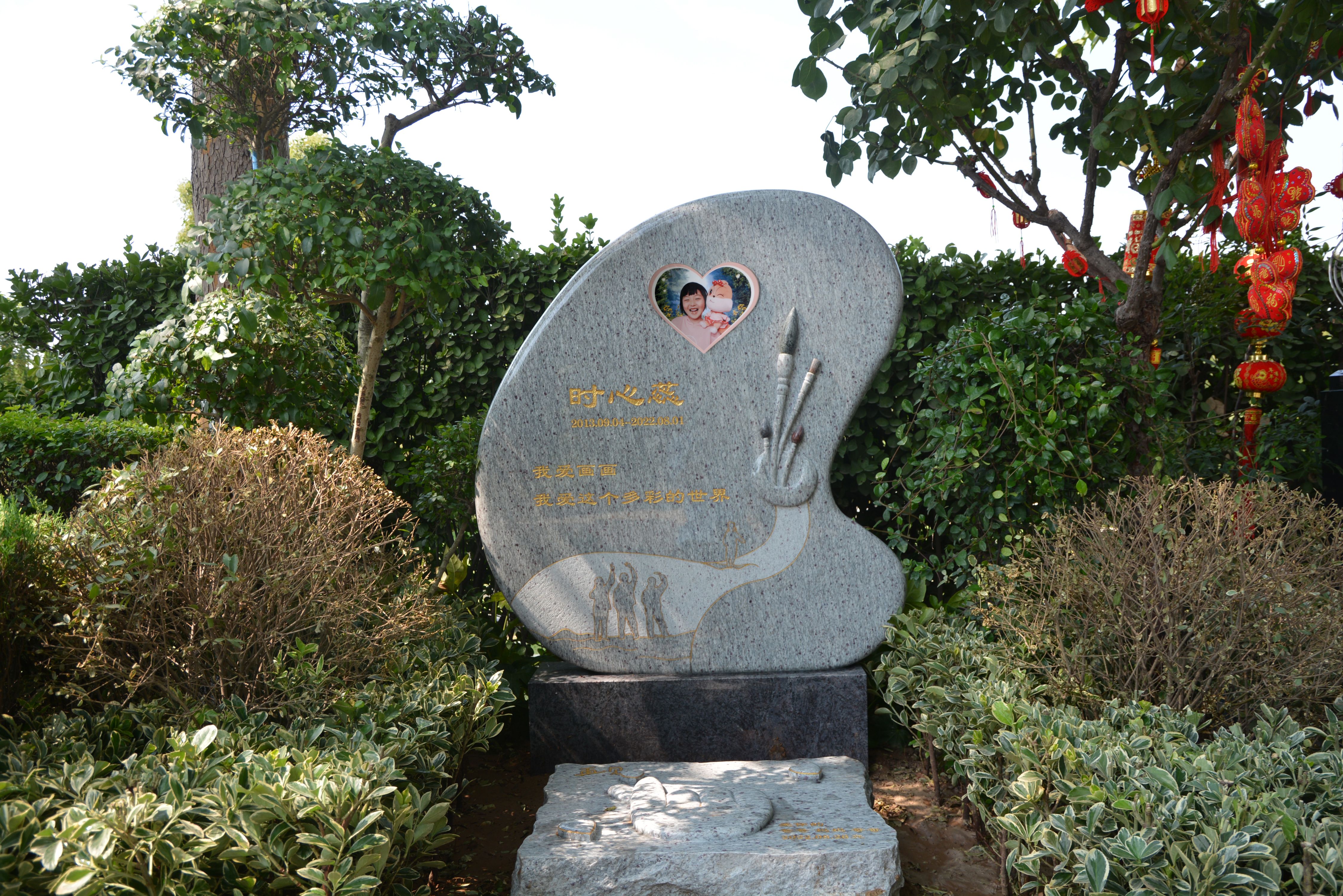 墓碑设计师：方寸之间刻尽一生 图2