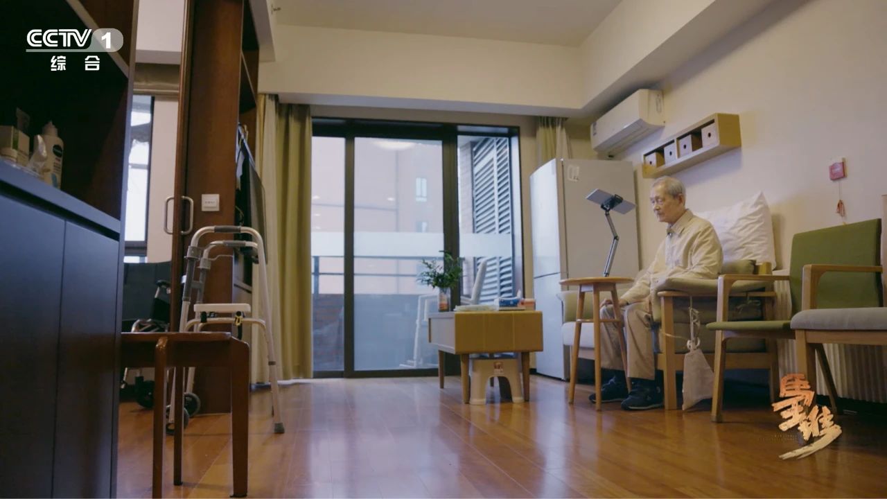 古文字学家裘锡圭先生通过语音指导学生