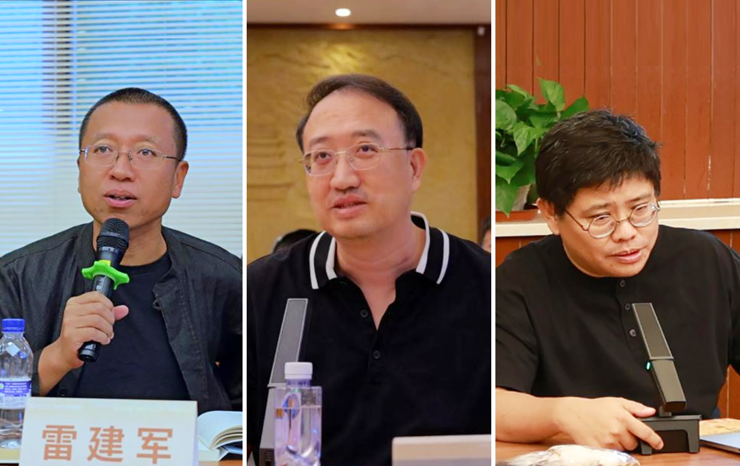 從左至右：清華大學新聞與傳播學院教授雷建軍、中國傳媒大學電視學院教授張龍、中央民族大學民族學與社會學學院教授朱靖江