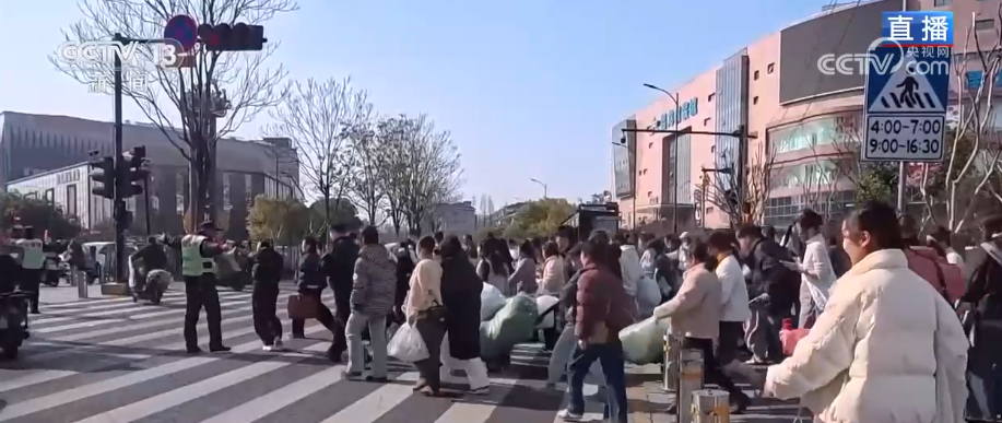 上海眼耳鼻喉科医院黄牛代挂号电话票贩子号贩子网上预约挂号,住院检查加快,国潮点亮“年经济”服装消费热力足 “新中式”走俏马年主题配饰热销