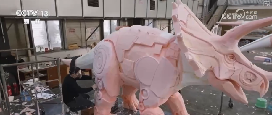 “新年兽”变身文旅市场“流量主角”“智能制造”为年味儿增添科技奇幻色彩(图6)