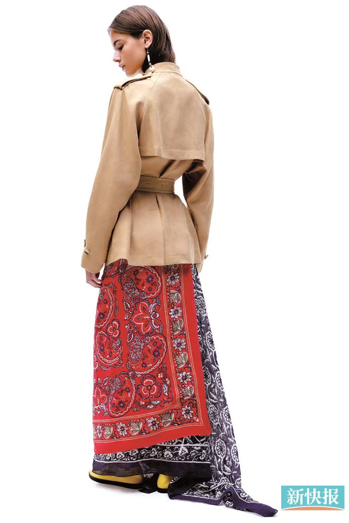 如佩斯利花纹单品作为造型主体,则余者搭配以纯色为主,反之亦然