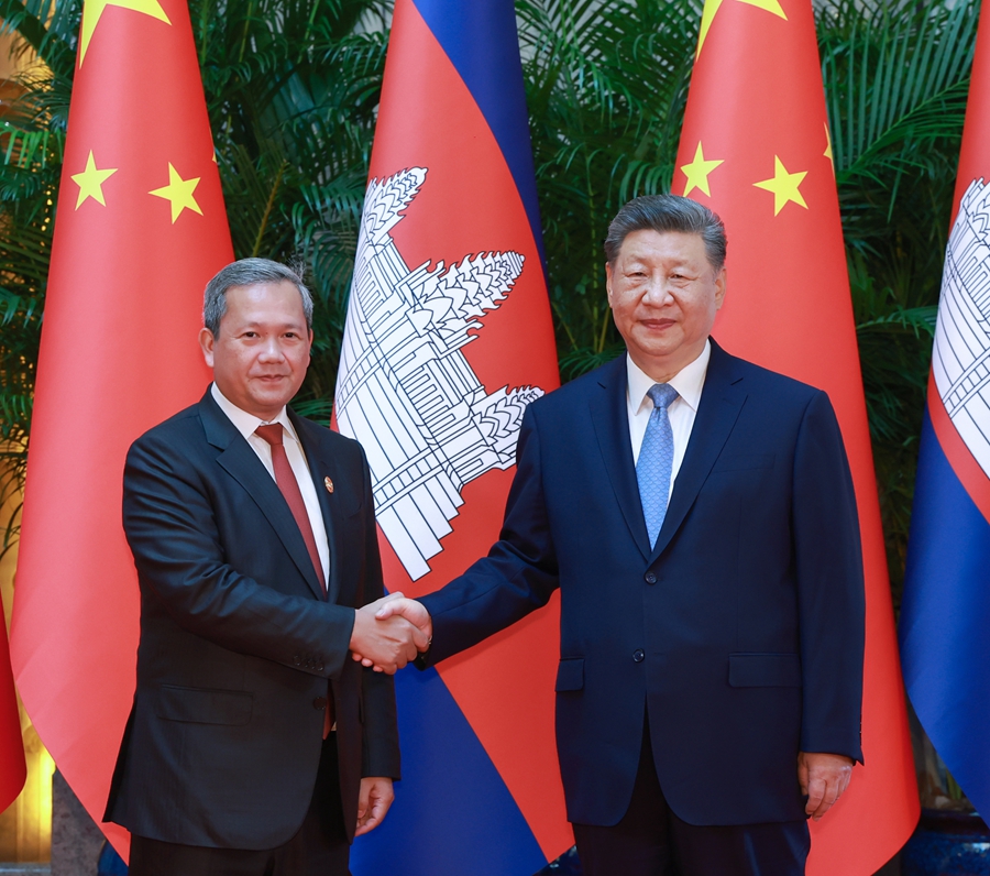 7月17日下午,国家主席习近平在上海西郊宾馆会见来华出席2026世界人工智能大会暨人工智能全球治理高级别会议并进行工作访问的柬埔寨首相洪玛奈。