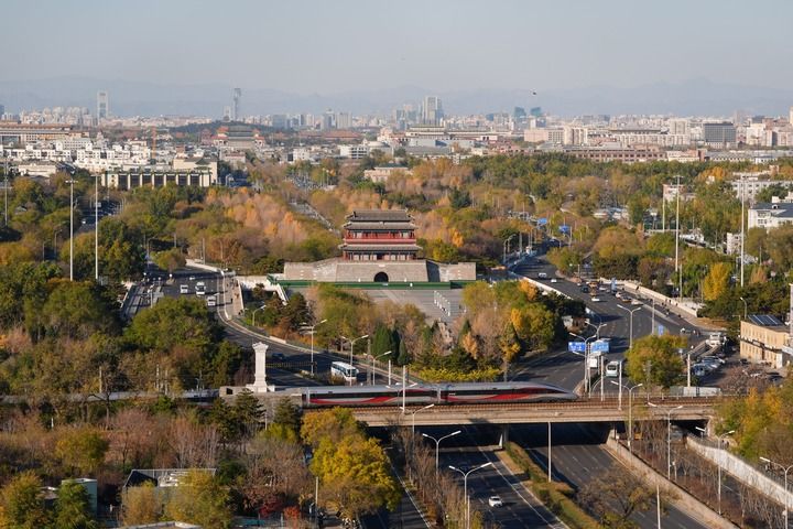 北京中轴线和城市景观(2025年11月13日摄)。