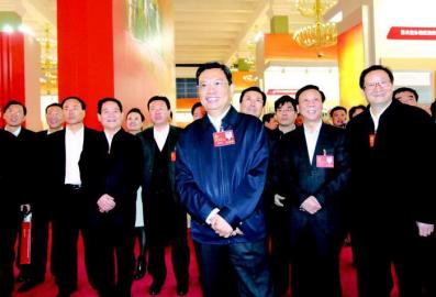 我省代表参观科学发展·成就辉煌图片展览