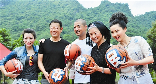 《农民篮球队》为农村剧添广西金花