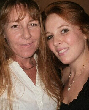 43岁女子对警方伪装成22岁女儿 曾在阴道藏毒