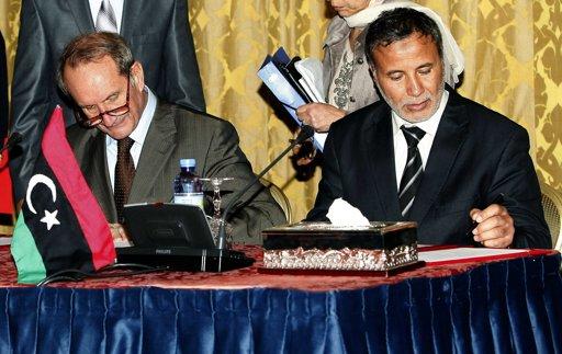 Libya and France have agreed to look into boosting maritime security and controlling the North African country's borders.