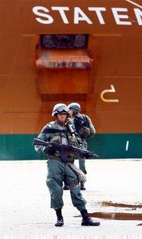Venezuelan&nbsp;soldiers&nbsp;in&nbsp;Puerto&nbsp;Cabello&nbsp;earlier&nbsp;this&nbsp;year.&nbsp;Colombia&nbsp;is&nbsp;to&nbsp;seek&nbsp;UN&nbsp;help&nbsp;after&nbsp;Venezuela's&nbsp;President&nbsp;Hugo&nbsp;Chavez&nbsp;instructed&nbsp;his&nbsp;military&nbsp;to&nbsp;ready&nbsp;"for&nbsp;war.&nbsp;"(AFP/File/Juan&nbsp;Carlos&nbsp;Hernandez)&nbsp;