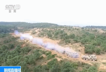 与此同时,我方炮阵地遭敌侦测暴露,敌炮火反击随即展开,官兵快速实施