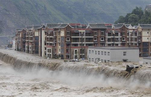 被泡在水中的映秀新城:全镇断电 最深处近两米_新闻台_中国网络电视台