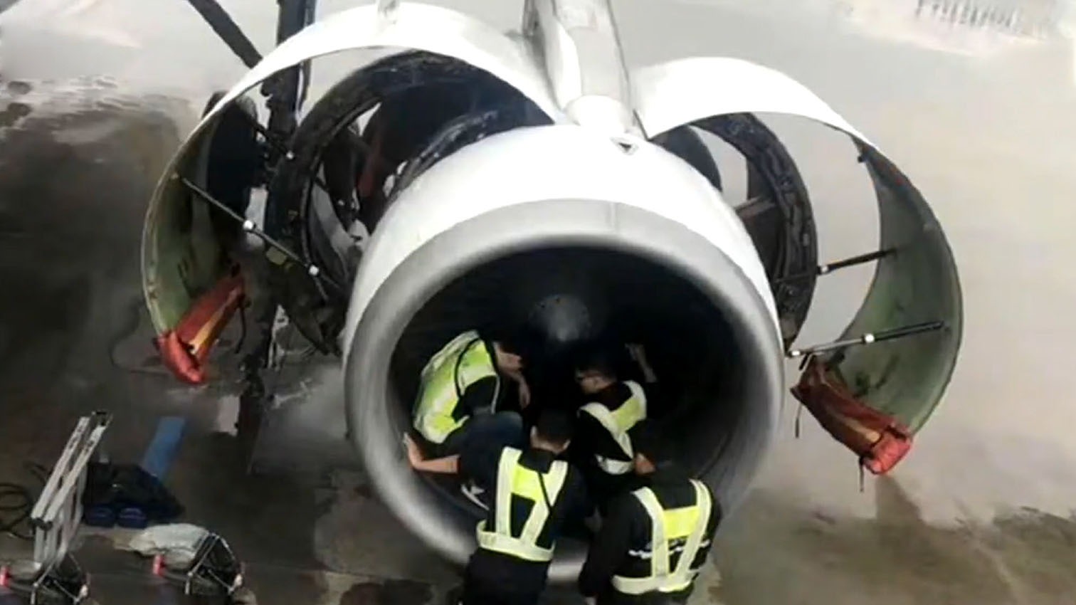 扔两枚硬币罚12万！你还敢往飞机扔硬币“祈福”吗？