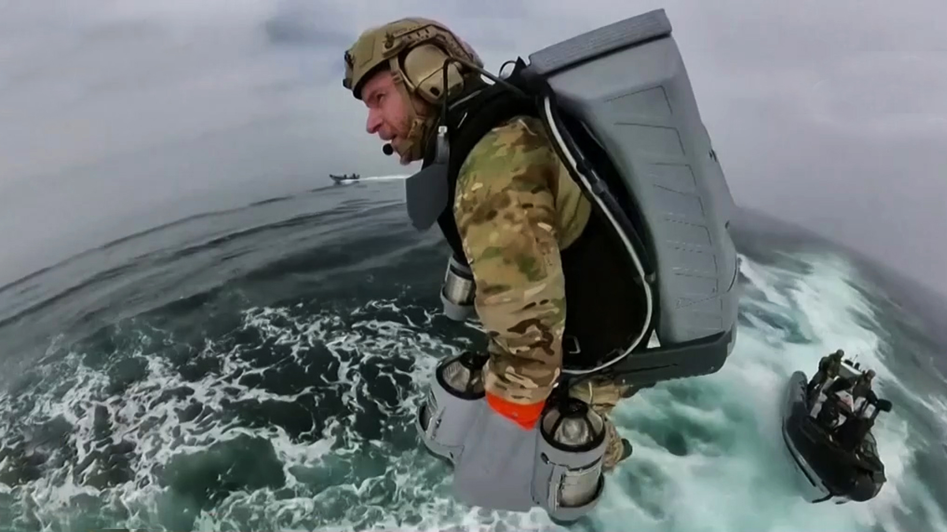 英国海军陆战队测试飞行背包每套30万英镑