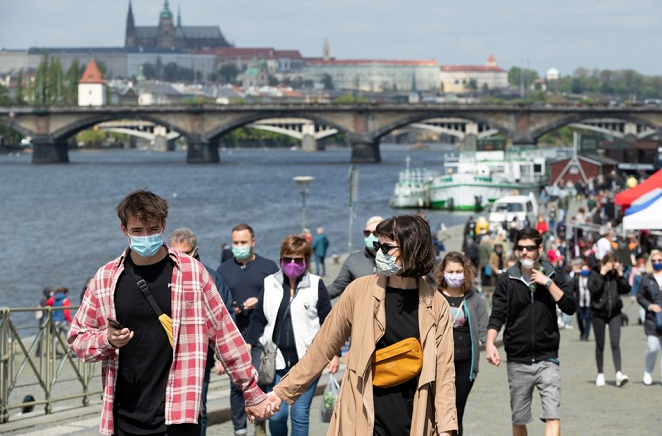 捷克将于5月25日部分取消"口罩令"