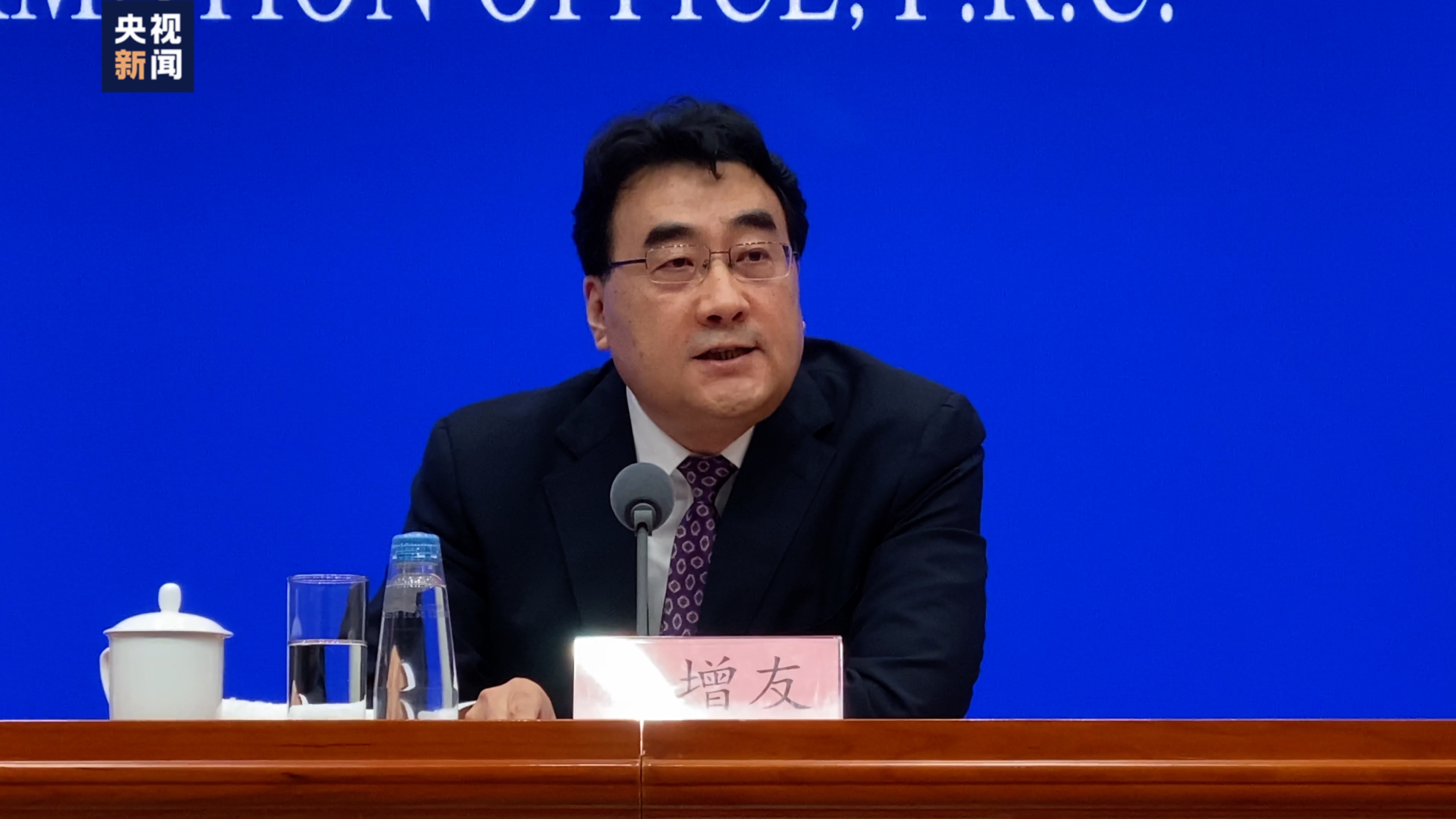 国家发展改革委就业收入分配和消费司司长 哈增友:为支持灵活就业,发