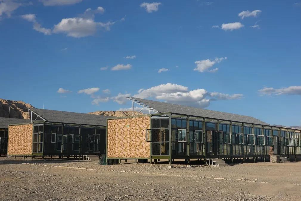 如今,高科技保暖房,阳光花园,信息化管控中心,成为哨所"新三宝".