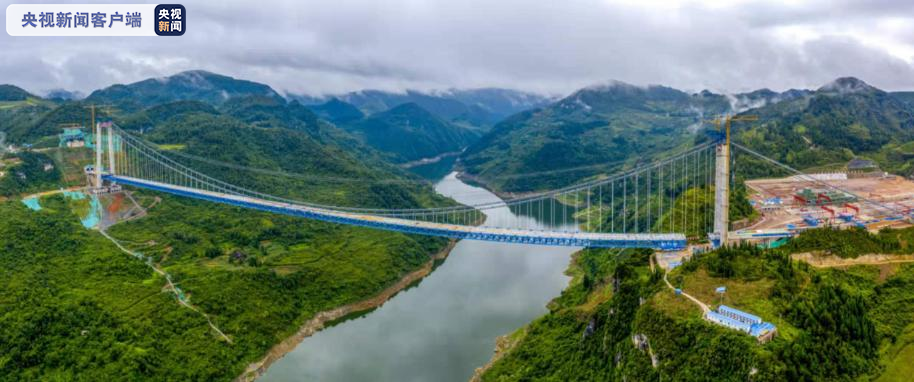 主跨1100米贵州开州湖特大桥顺利合龙