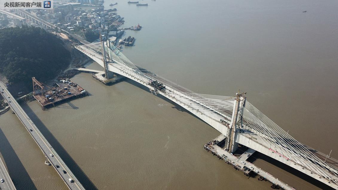 福平铁路乌龙江特大桥正式合龙(图)