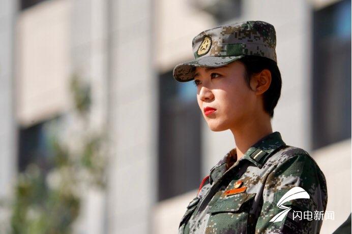 学霸方队美女教练首次亮相国庆阅兵的院校科研方队教练是山东这名95后