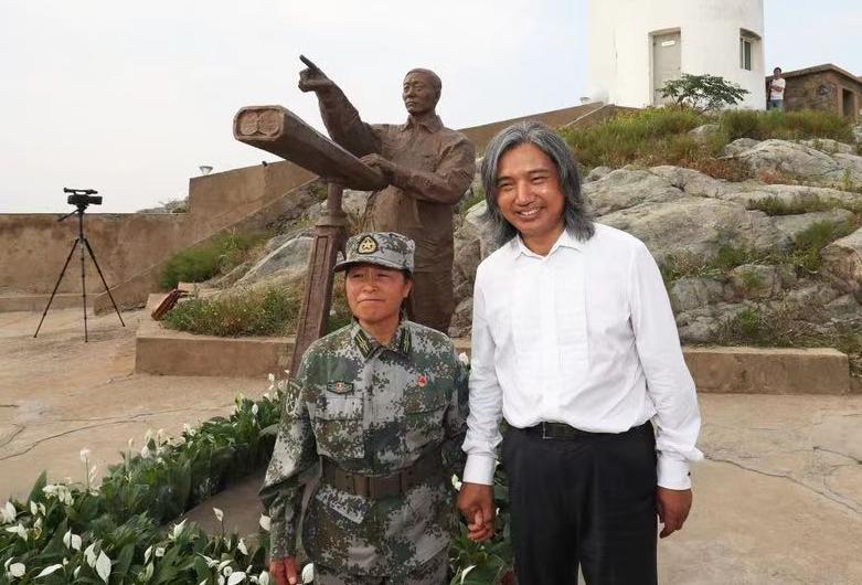 “时代楷模”王继才铜像在江苏开山岛落成_新闻_央视网(cctv.com)
