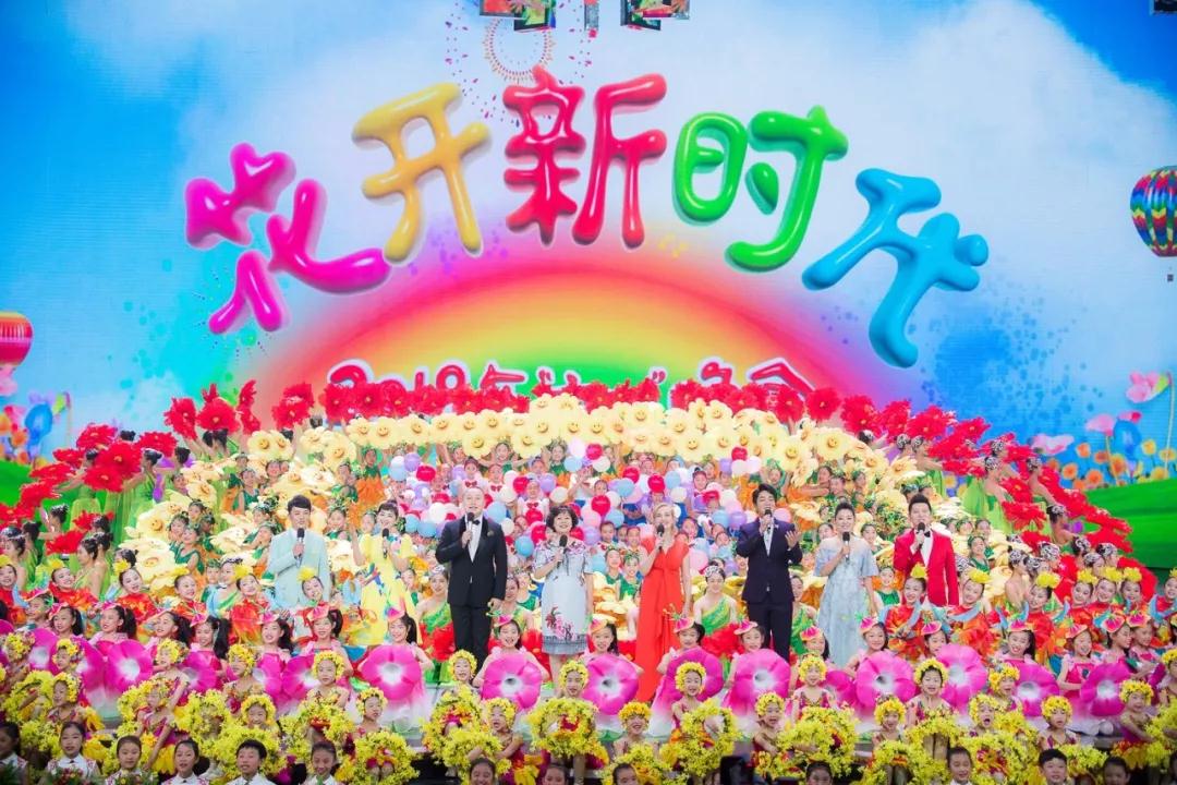 今晚20:10,"花开新时代"!"小猪佩奇"一家将带来中国舞台首秀