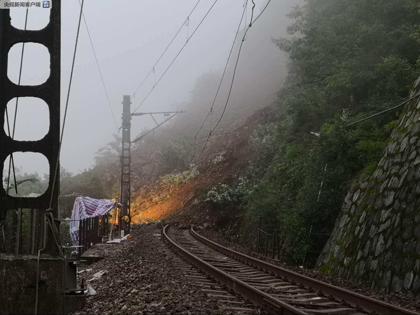持续关注丨宝成线水害塌方中断近万名旅客受影响