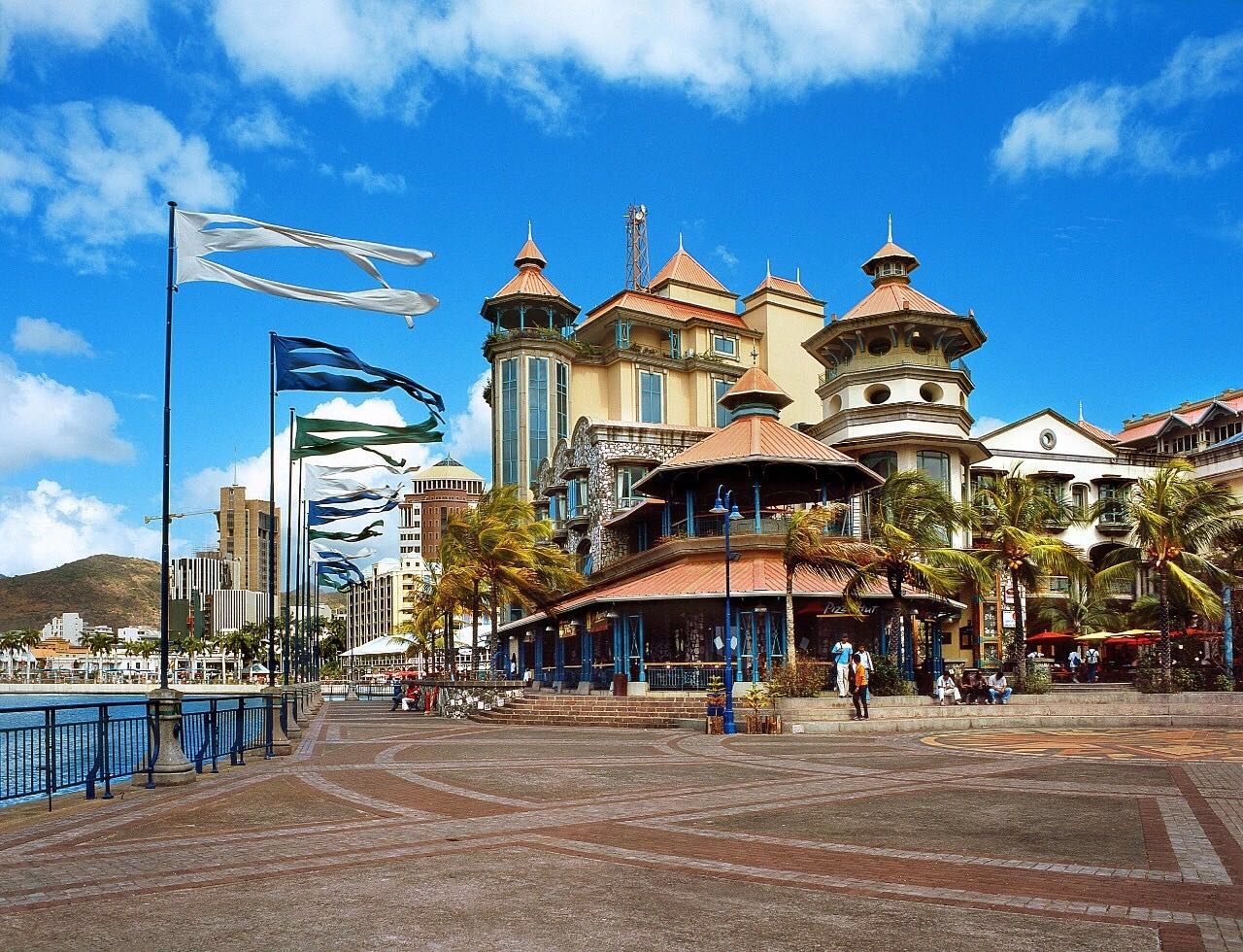 毛里求斯首都路易港(图/视觉中国)△七色土(图/视觉中国)△毛里求斯