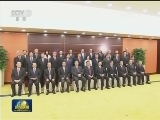 李克强与澳门各界人士代表座谈