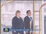 李克强举行仪式欢迎挪威首相访华