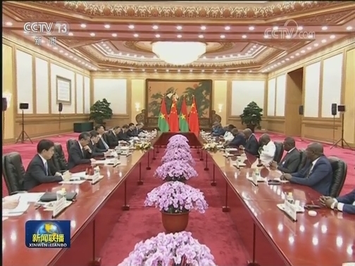 习近平同布基纳法索总统举行会谈 两国元首一致同意 以两国复交为契机 开启中布友好合作新篇章