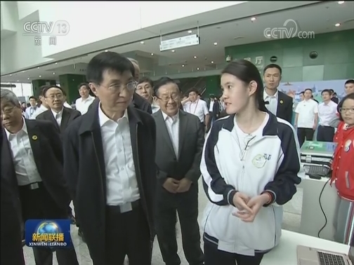 王沪宁参加2018年全国科普日北京主场活动
