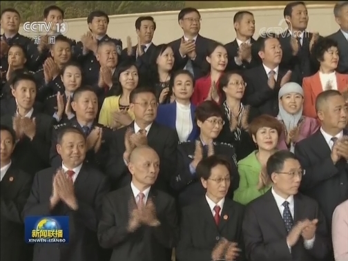 汪洋会见宁夏回族自治区离退休老同志和各族各界群众代表