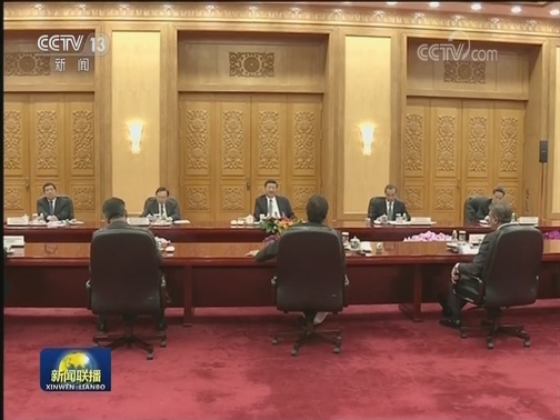 习近平会见巴基斯坦总理