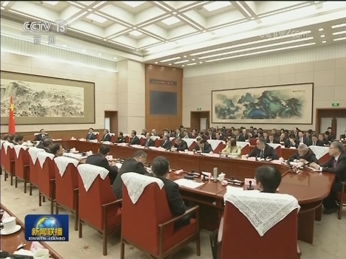 李克强主持召开各民主党派中央全国工商联负责人和无党派人士代表座谈会 听取对政府工作报告的意见建议