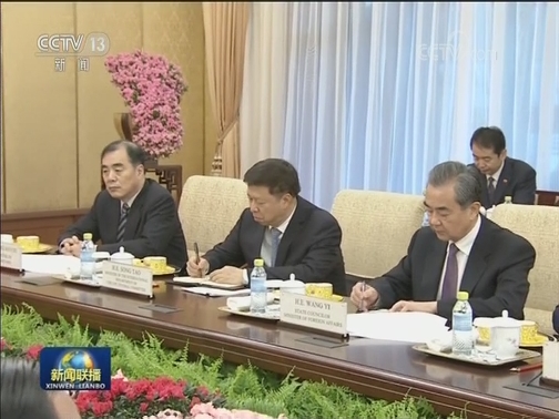 习近平会见柬埔寨首相