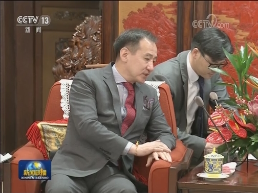 王岐山会见蒙古国外长
