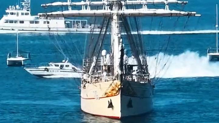 中国海军破浪号风帆训练舰亮相辽宁大连,10个国家的海军学员将在"海军