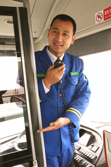 孟大鹏:驾驶员也是服务员_民声频道_央视网(cctv.com)