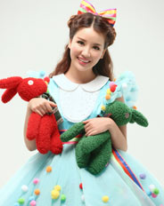 红果果主持人动态董浩叔叔:片场度过60岁的生日!