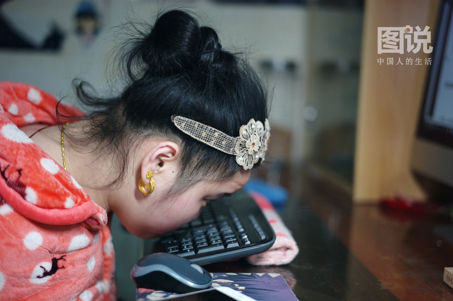 脑瘫女孩用嘴书写传奇_图说中国人的生活_图片频道_央视网